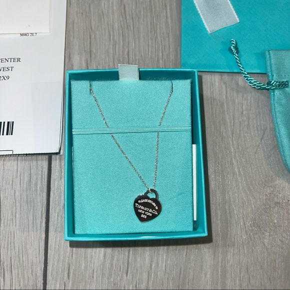 Tiffany & Co Necklace Small Heart charm - Picture 2 of 4